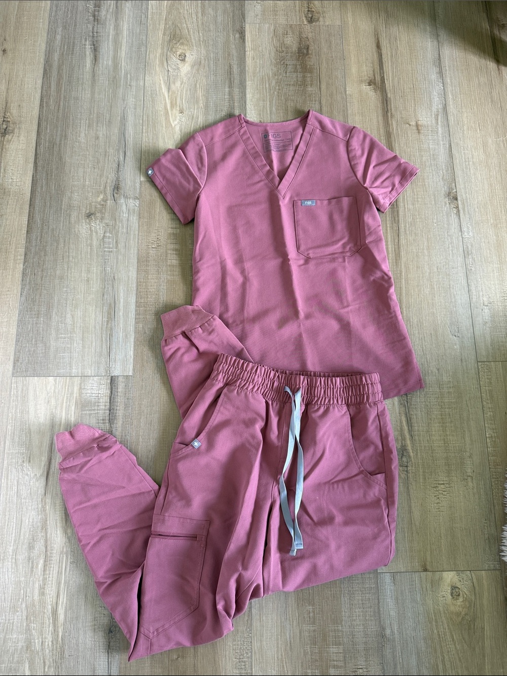 Figs Mauve Scrub Set with High Wasted Zamora Joggers